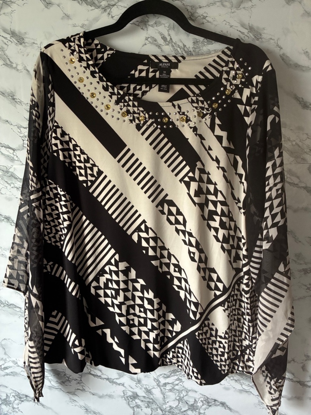 Alfani 1X Black/Ivory Geometric Stud-Embellished Top